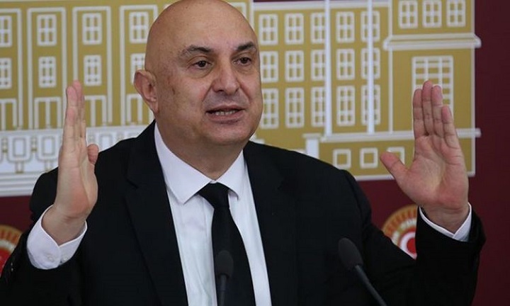 Macron’a bir tepki de CHP’den