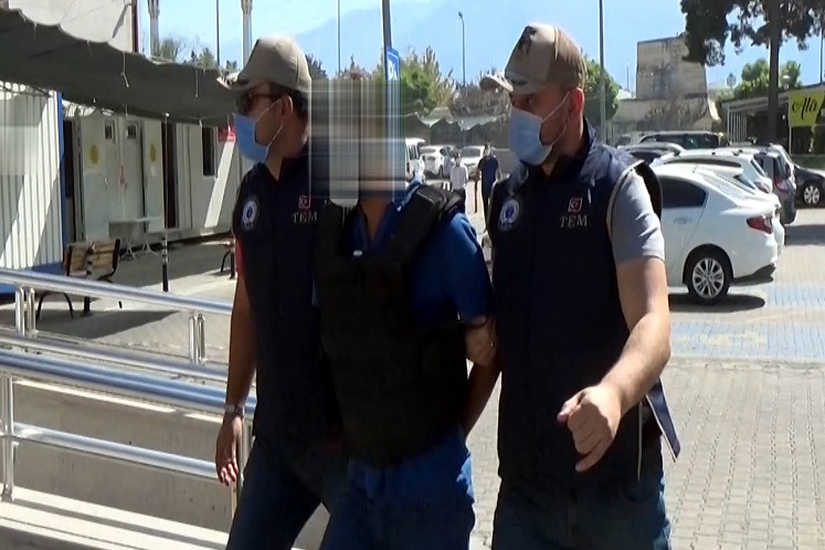 PKK’lı terörist intihar eylemi yapmak isterken yakalandı