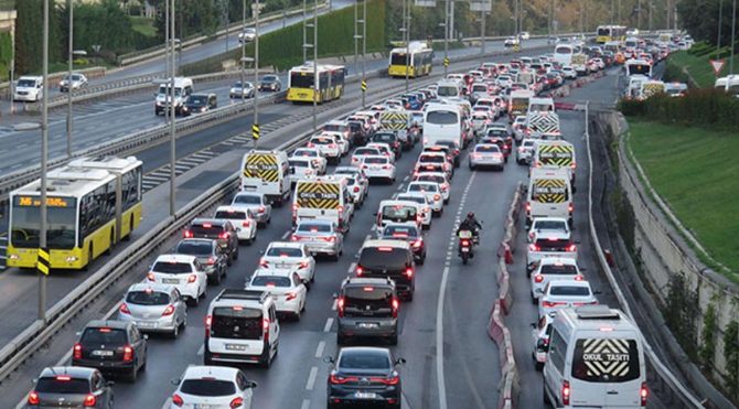 İstanbul’da kademeli mesai uygulaması başladı