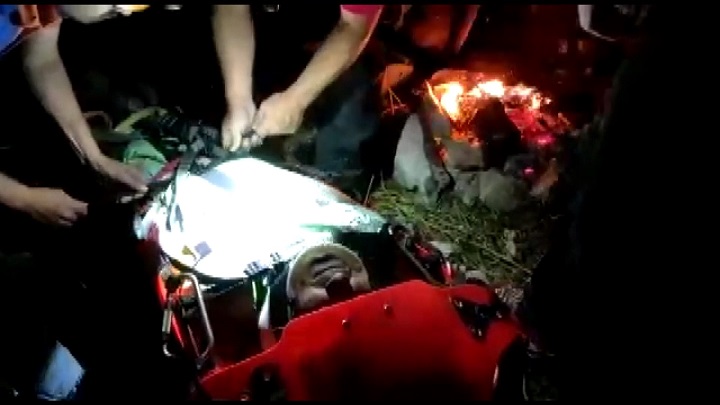 Bursa’da kayalıklardan düşen kişi helikopterle kurtarıldı