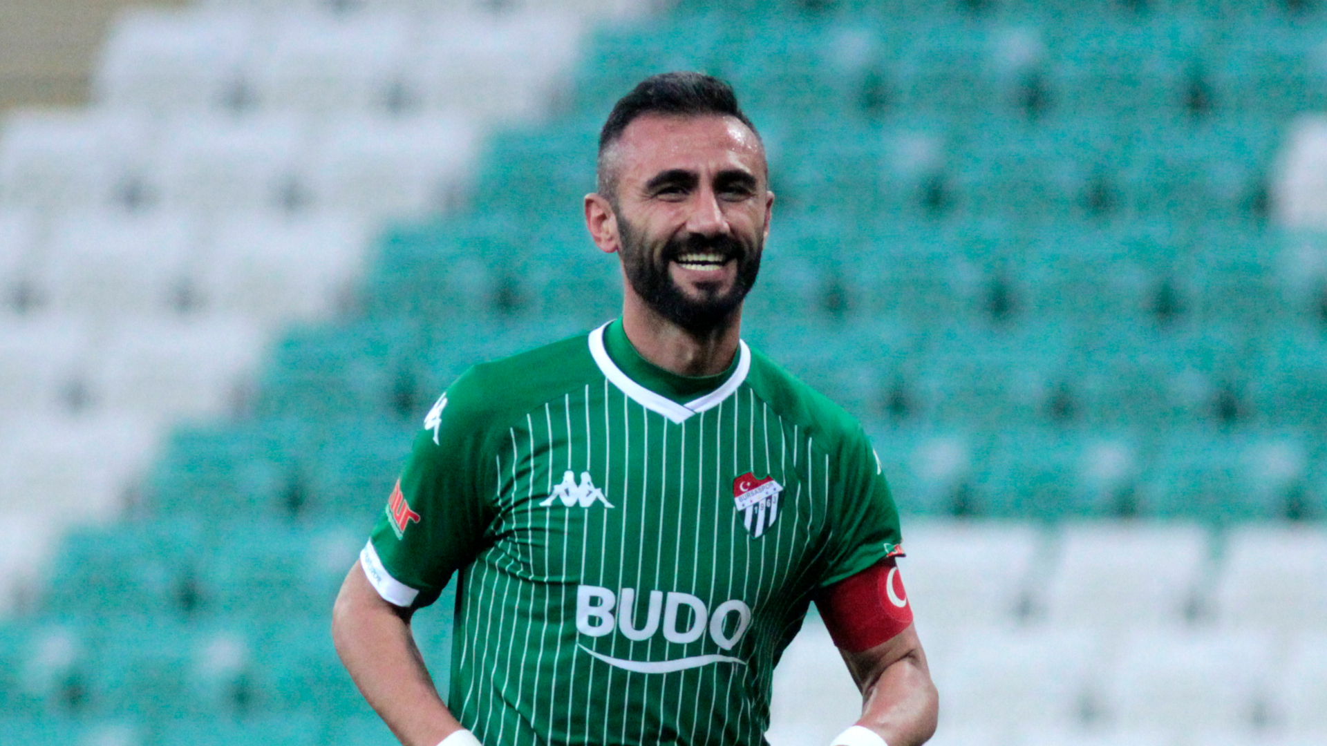 En son Bursaspor forması giyen Selçuk Şahin futbolu bıraktığını açıkladı