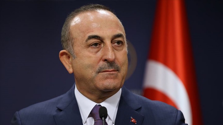 Yunanistan kendine güveniyorsa masaya otursun