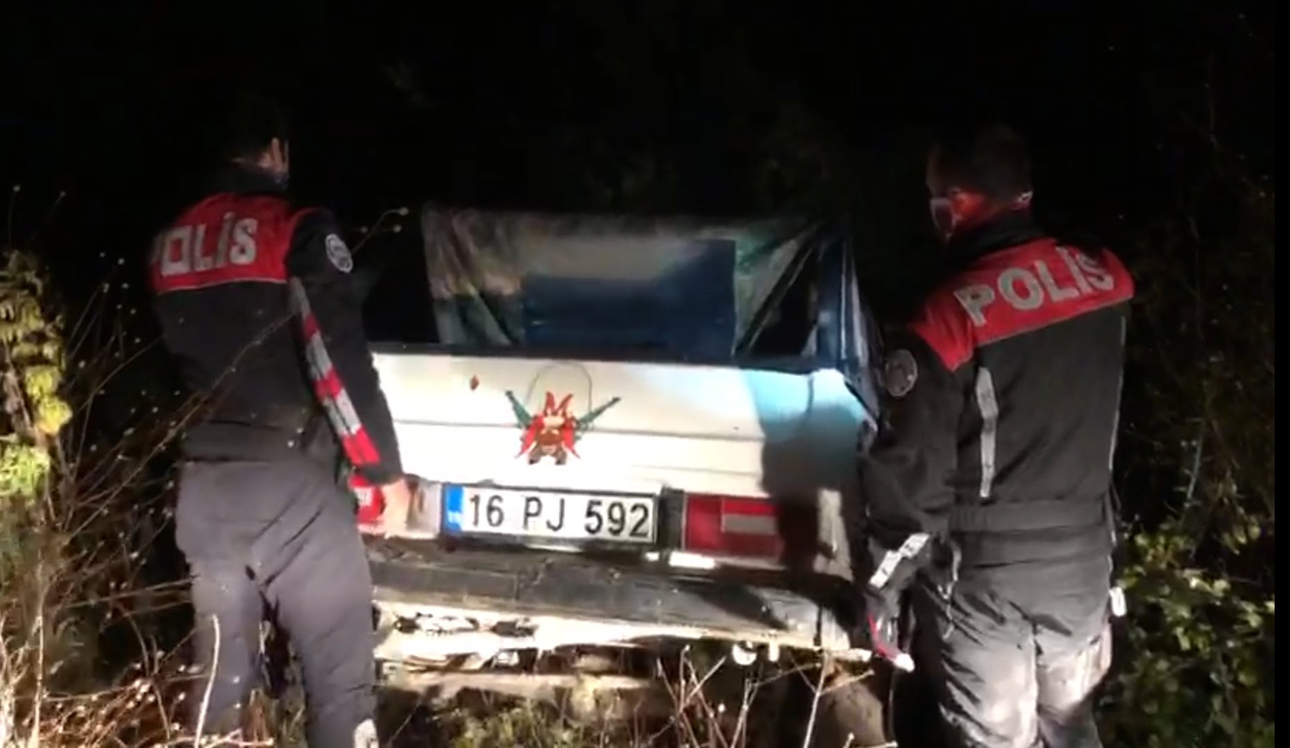 Polisten kaçtı su kanalına uçtu