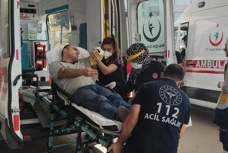 Bursa’da kolu makineye sıkışan işçi yaralandı
