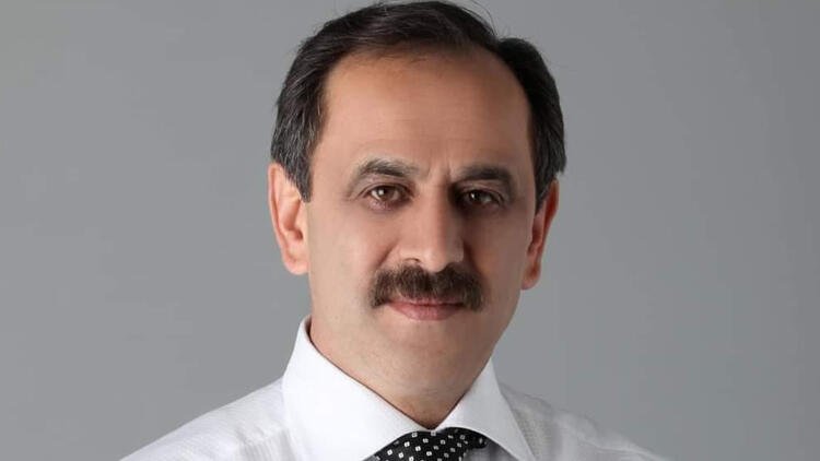 Eski belediye başkanı otomobilde ölü bulundu