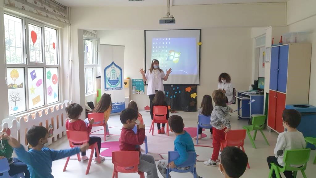 Yıldırımlı miniklerden sağlıklı gülüşler