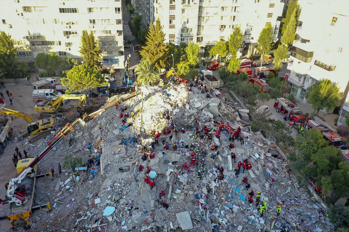 İzmir depreminde can kaybı 116’ya yüksldi