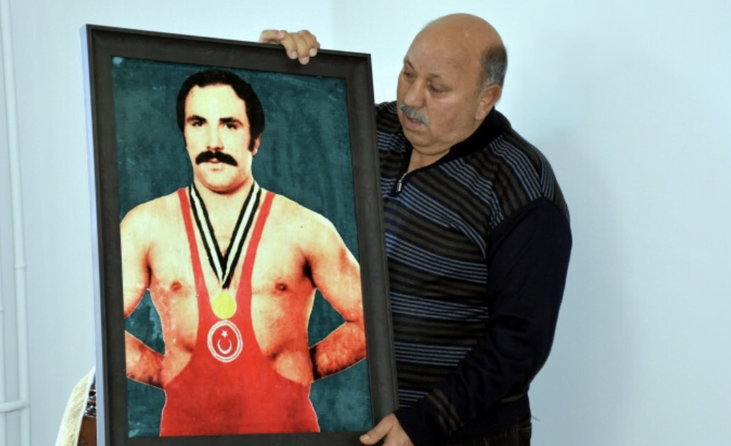 Efsane güreşçi Bursa’da koronadan hayatını kaybetti