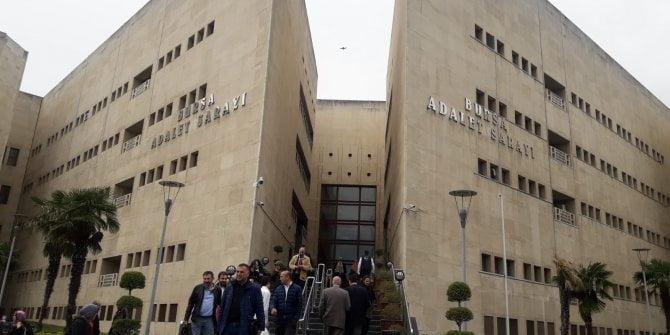Bursa Adliyesinde bıçaklı kavga! 4 yaralı