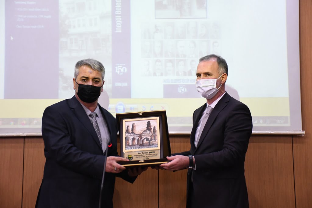 ‘İnegöl Belediyeli Yıllar’ okuyucu ile buluştu