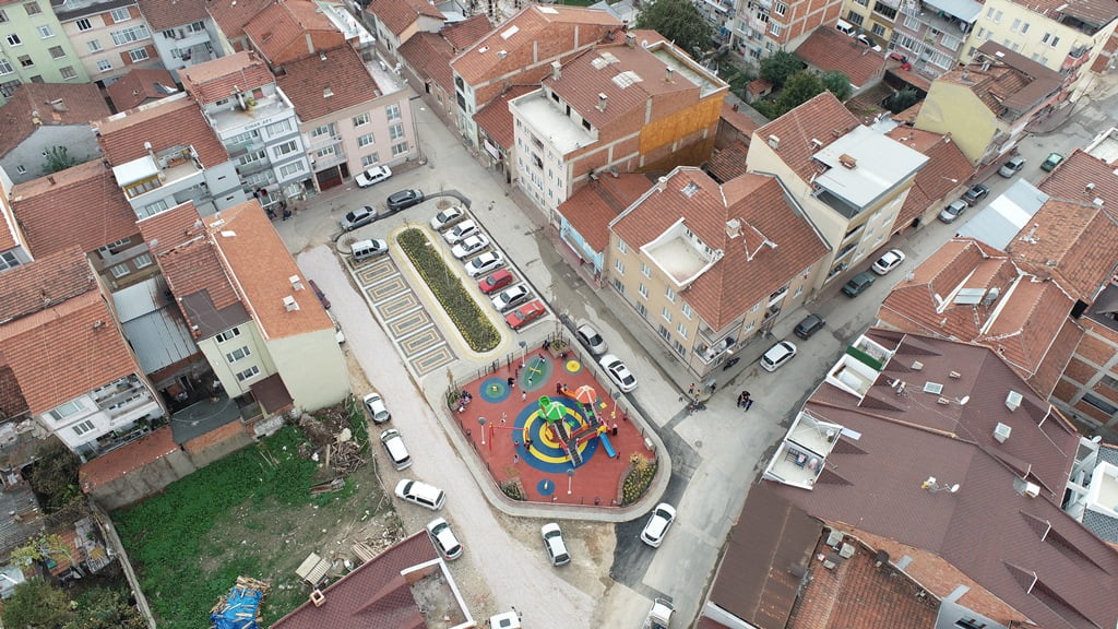 İnegöl’de Hamidiye Mahallesi yeni parkına kavuştu