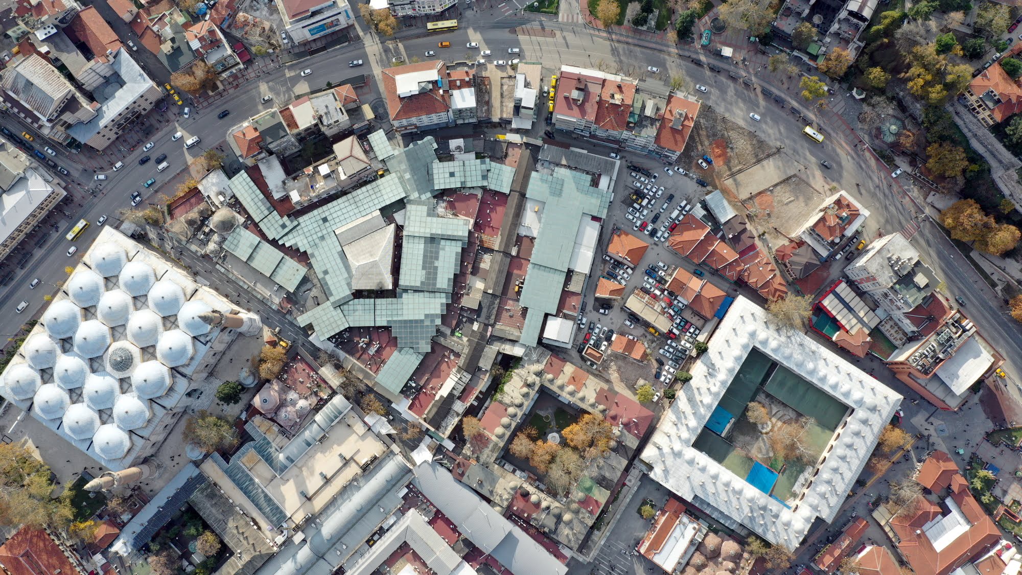 Bursa’da tarih değer buluyor! 15 dükkan daha yıkıldı