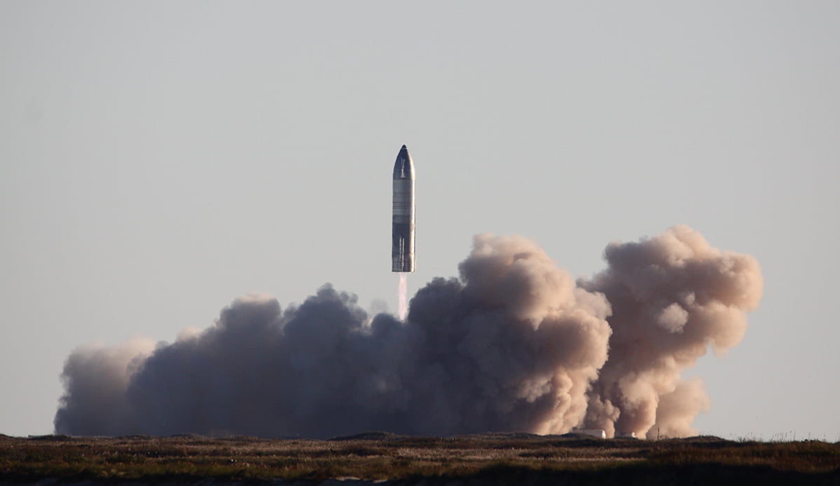 SpaceX roketi test sırasında patladı
