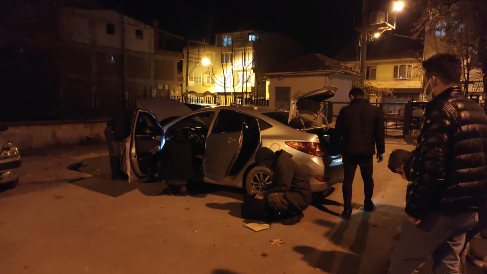 30 kilometre takip edilen araçtan uyuşturucu ve silah çıktı