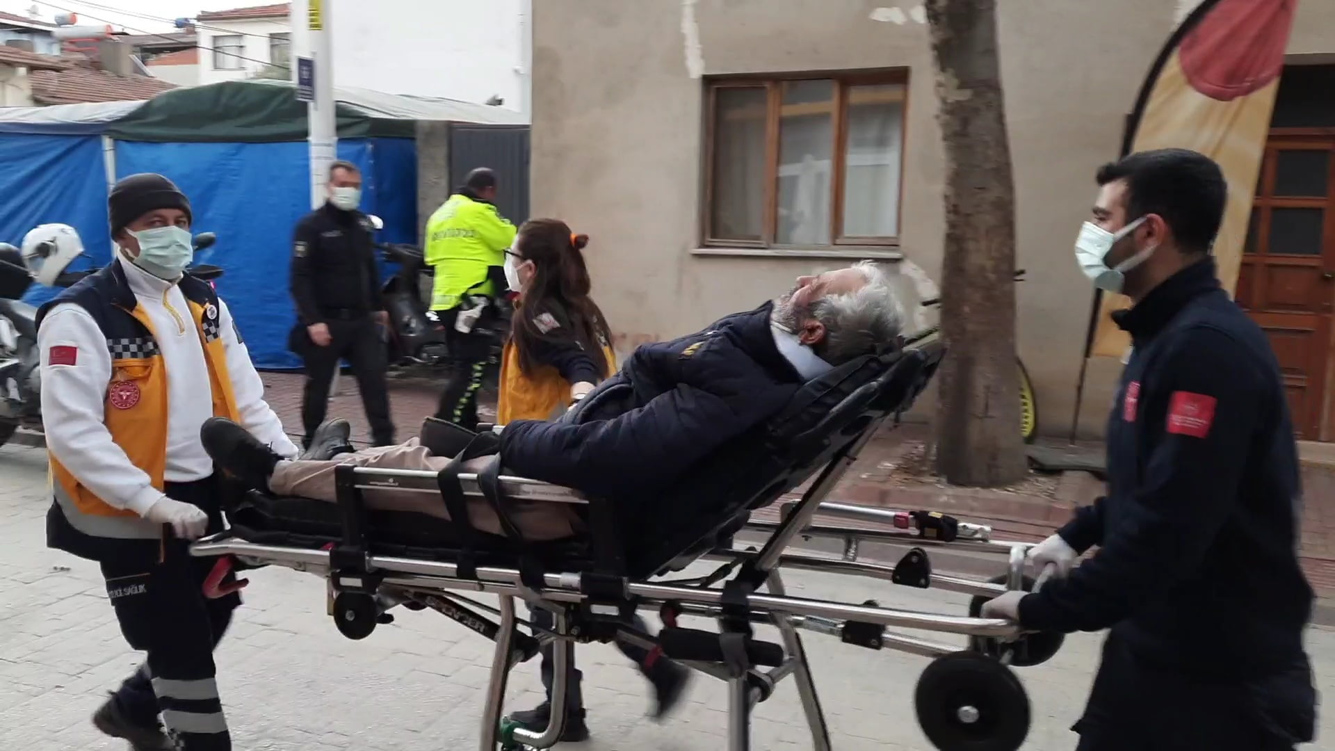 Bursa’da köpeğe çarparak devrilen motosikletin sürücüsü yaralandı