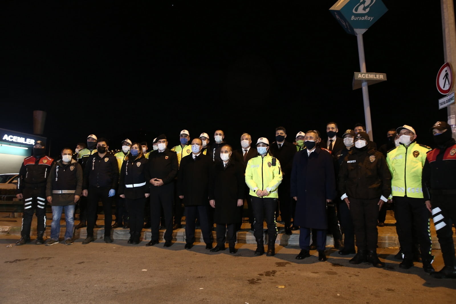 Eminyet Genel Müdürü 2021’e Bursa’da denetim gerçekleştiren polislerle girdi