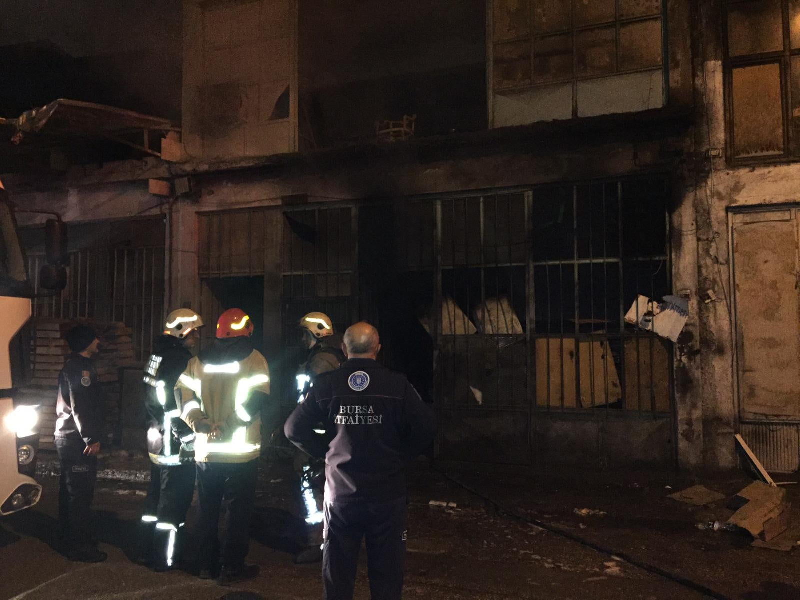 Bursa’da boyahanede korkutan yangın
