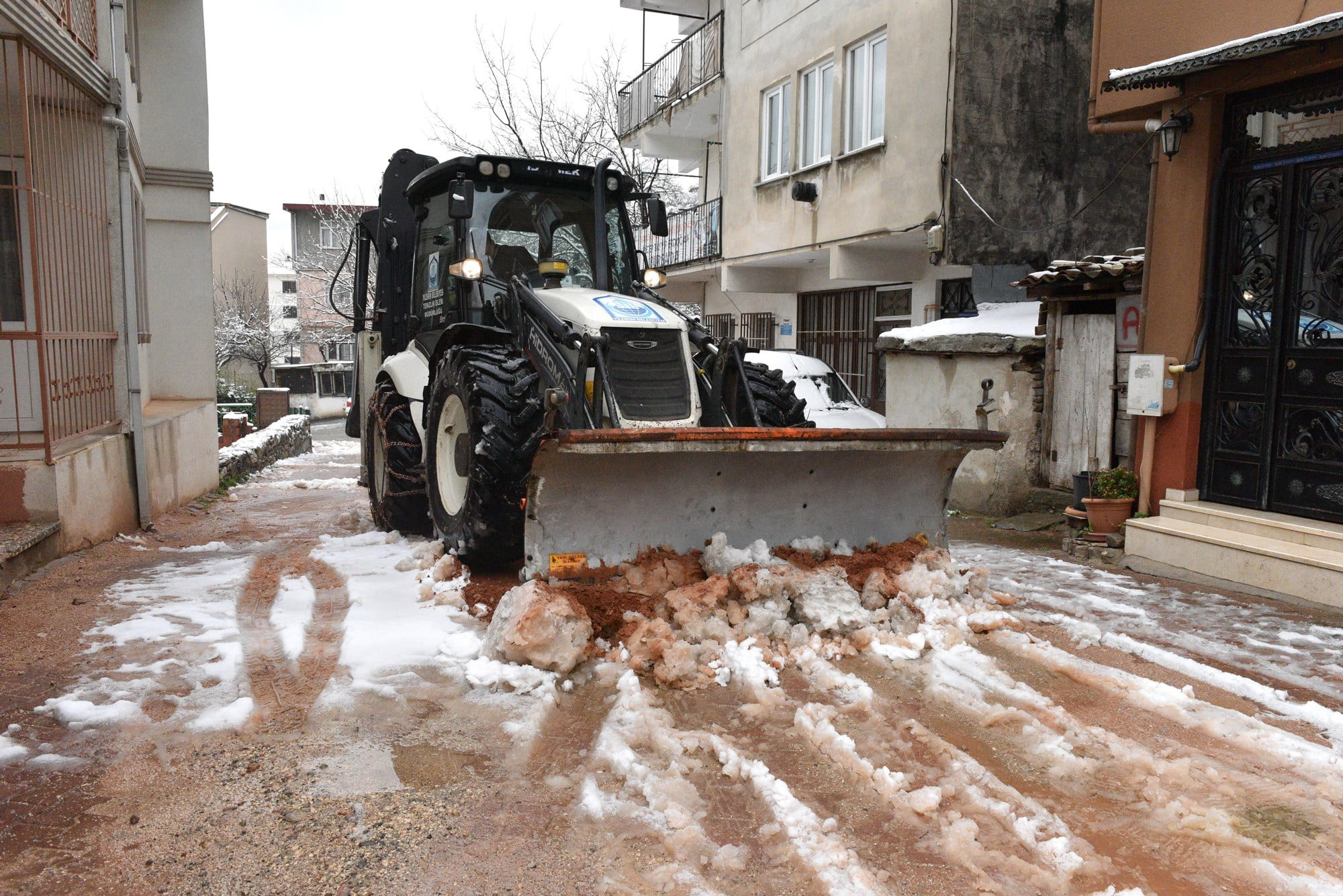 Yıldırım’da kar mesaisi başladı