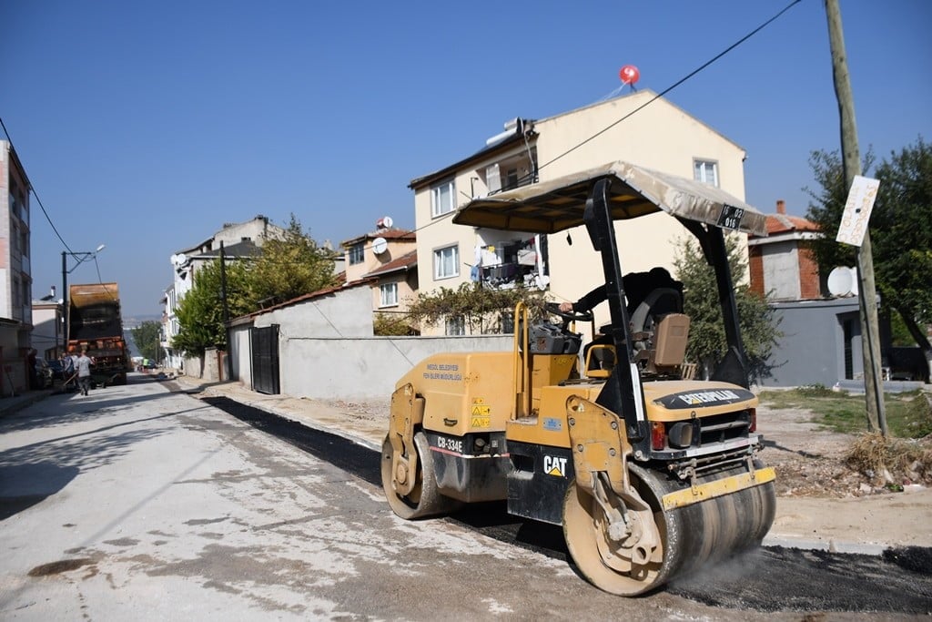 İnegöl yollarına makyaj
