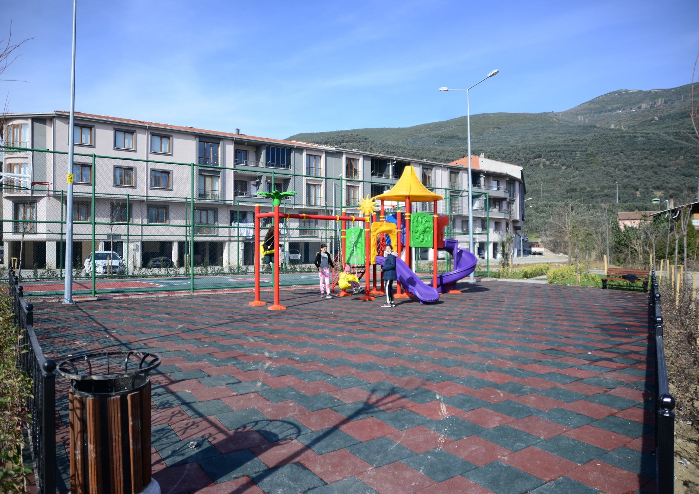 Gemlik’te yeni çocuk parkları hizmete açılıyor