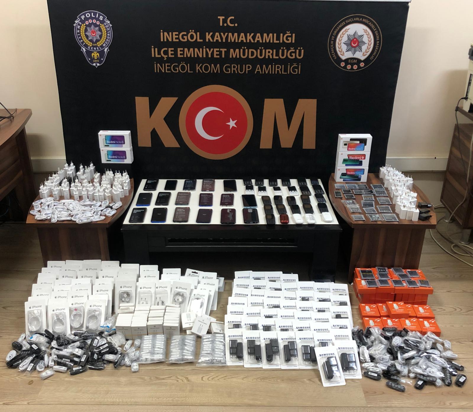 Bursa’da kaçak cep telefonu operasyonu