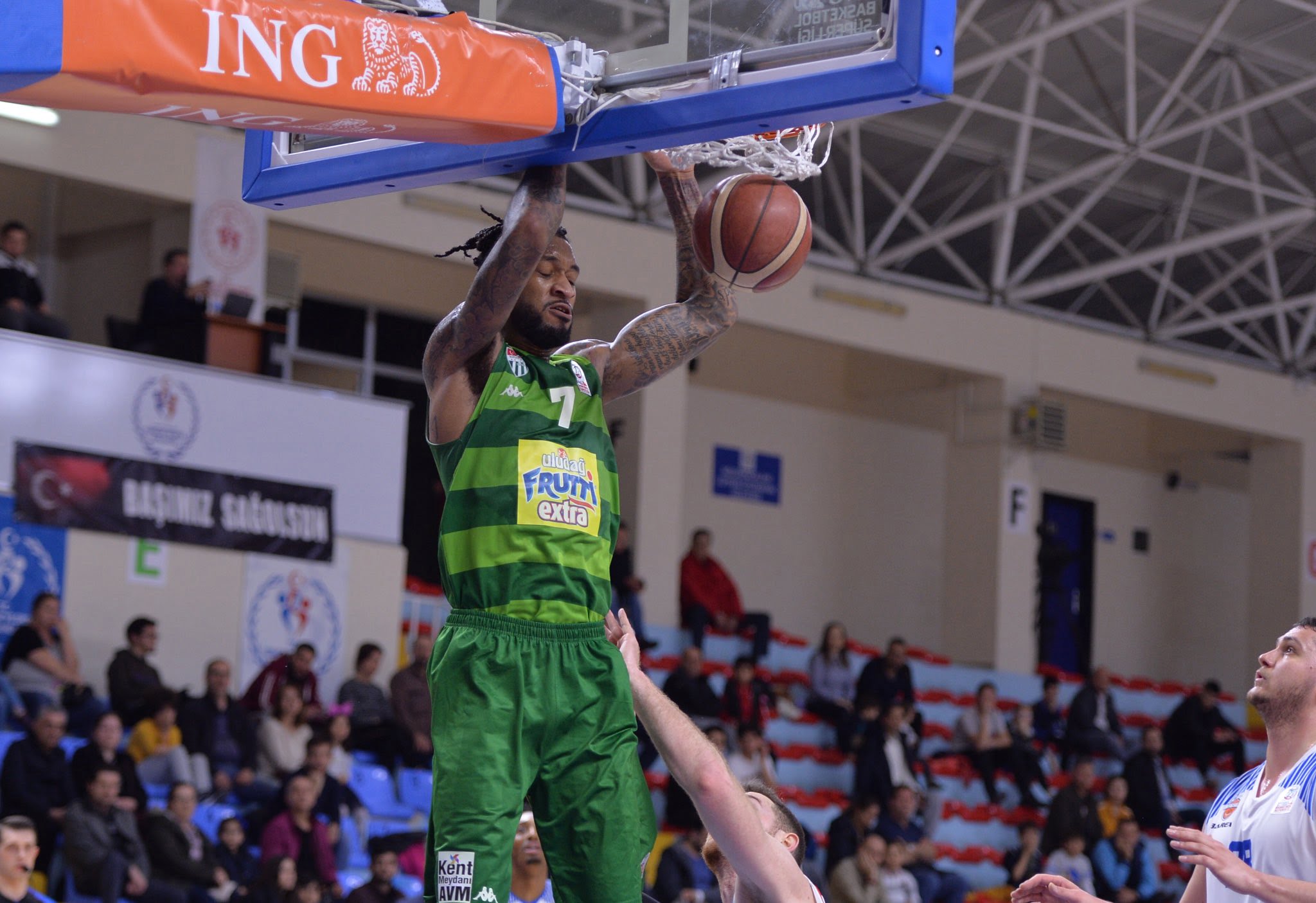 Frutti Extra Bursaspor, Perry Jones ile yollarını ayırdı
