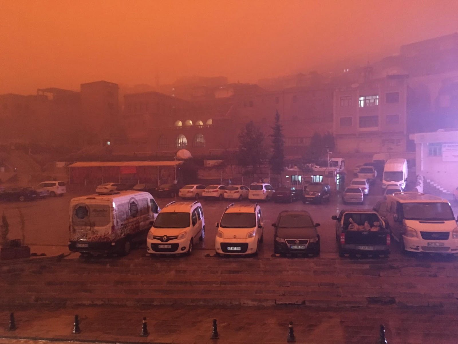 Çöl tozu uyarısı: Virüs havada daha fazla kalır