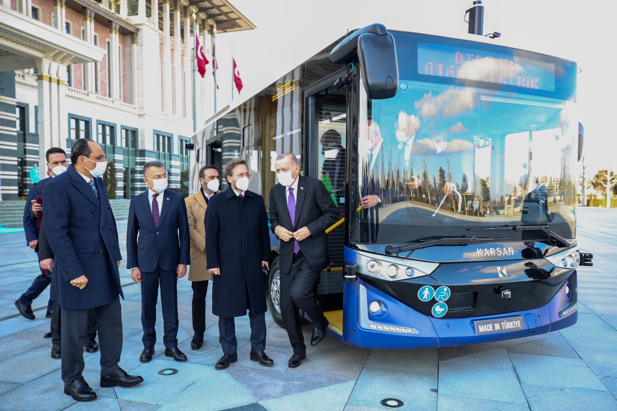Yüzde 100 elektrikli ve sürücüsüz! Bursa’da tanıtıldı