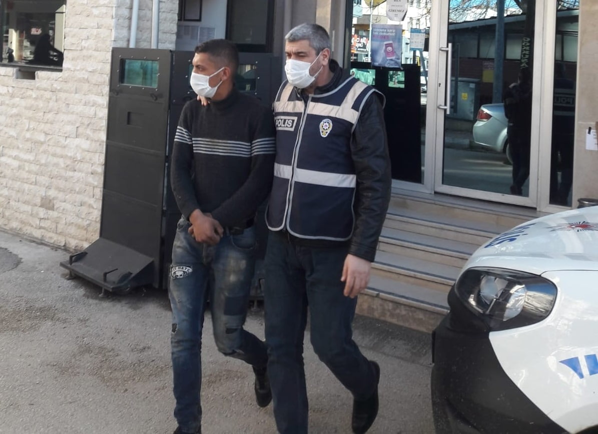 Rögar kapağı hırsızı suçüstü yakalandı