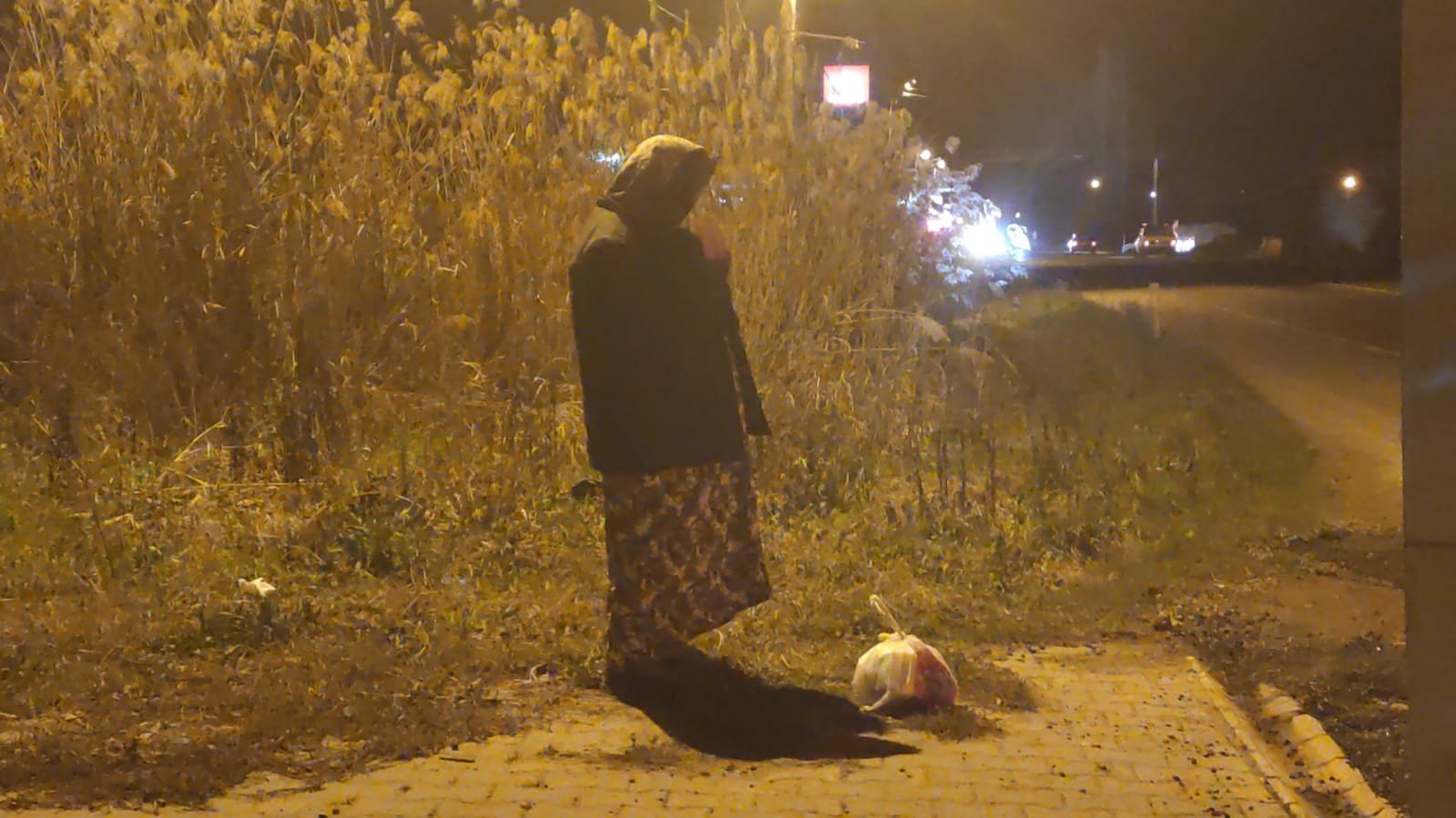 Evsiz yaşlı kadına polis ve belediye sahip çıktı