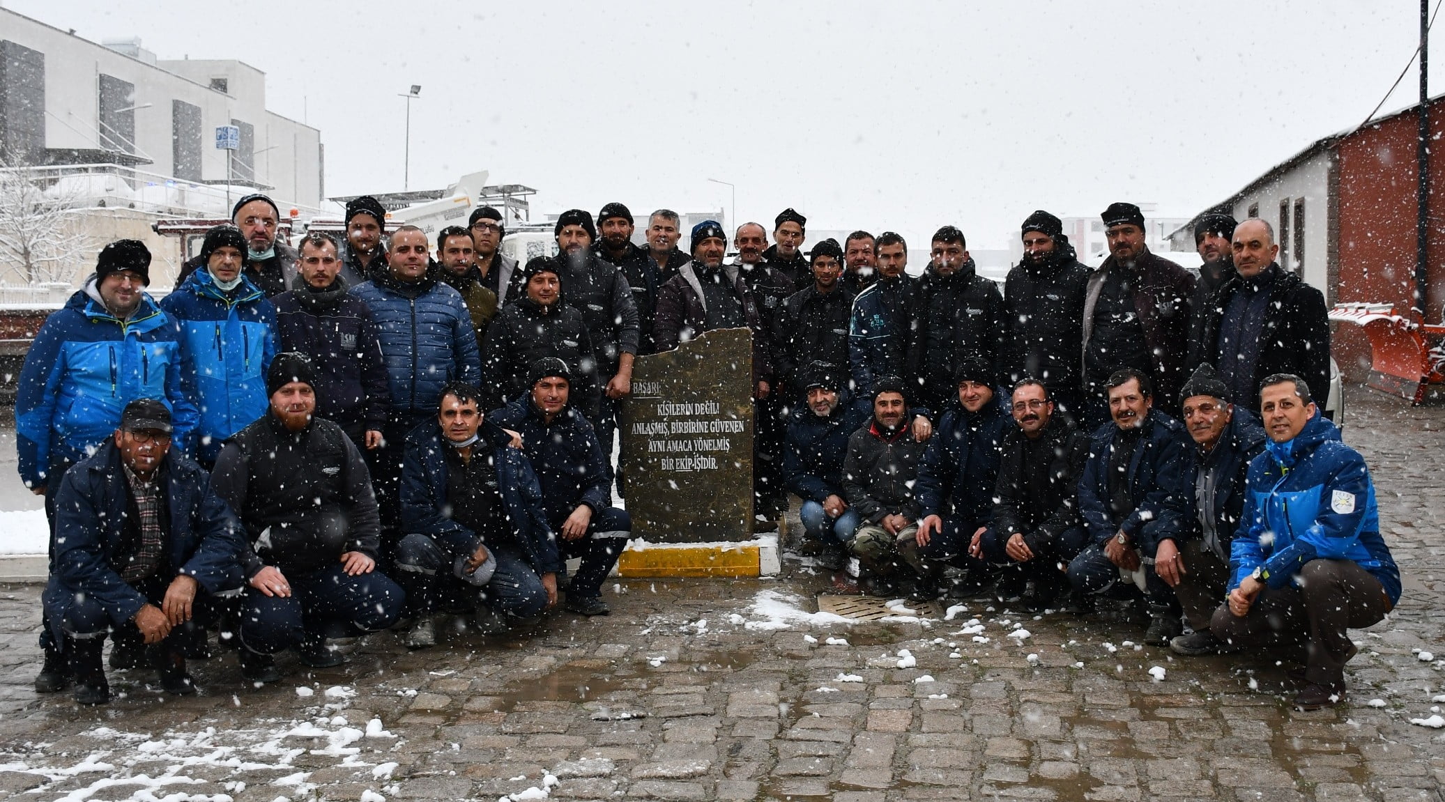 İznik’te 39 kırsal mahallede karla mücadele