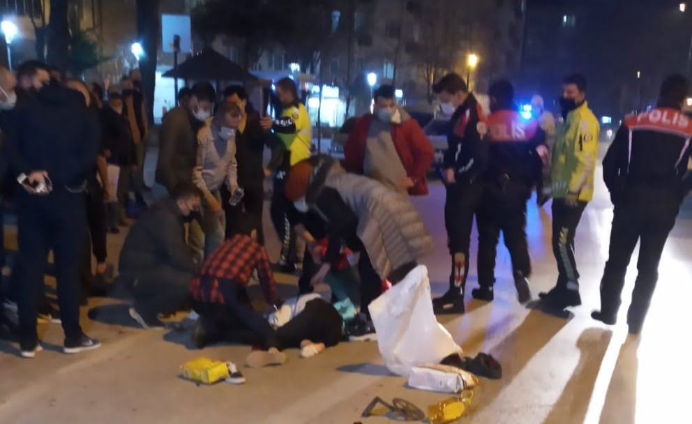 Bursa’da motosiklet ile bisiklet çarpıştı: 3 yaralı