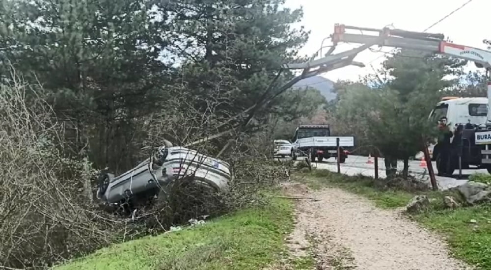 Bursa’da ehliyetsiz sürücü ormanlık alana uçtu