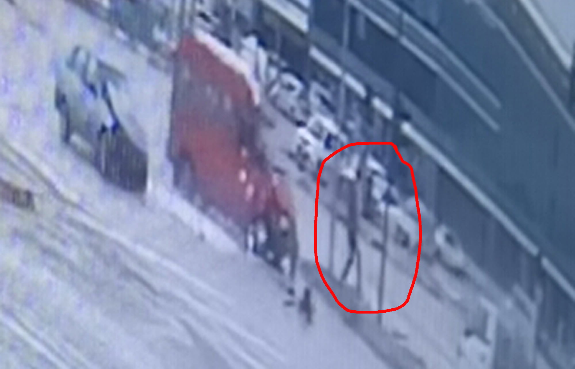Bursa’da saniye farkla kazadan kurtuldu