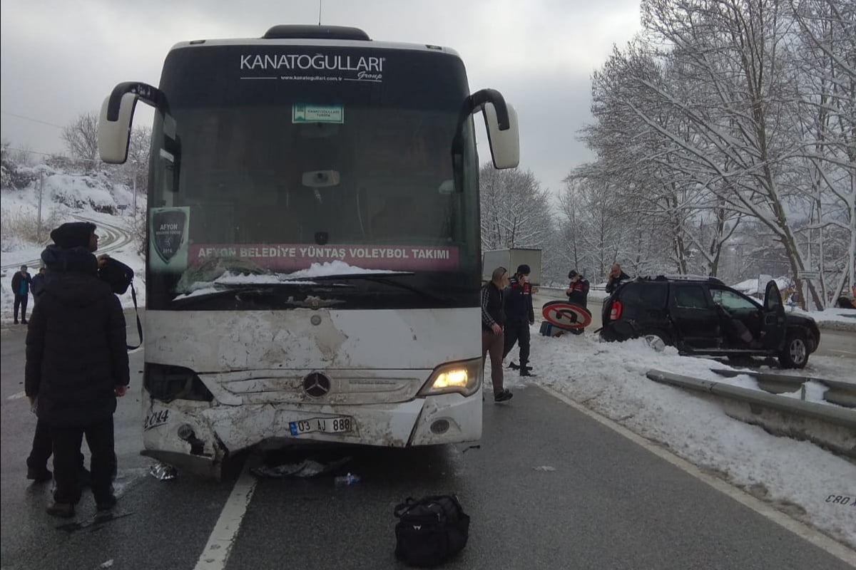 Bursa’da otobüs kazası! Sporcuları taşıyordu