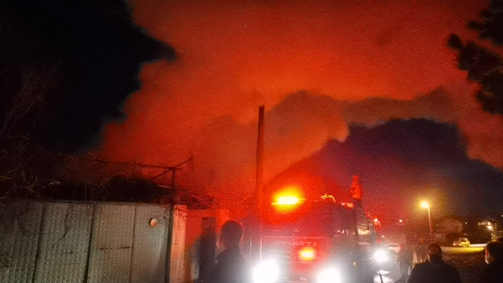 Bursa’da alevler geceyi aydınlattı