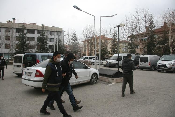 Çiğ köfte acılı diyerek saldırmıştı! Kardeşiyle birlikte tutuklandı