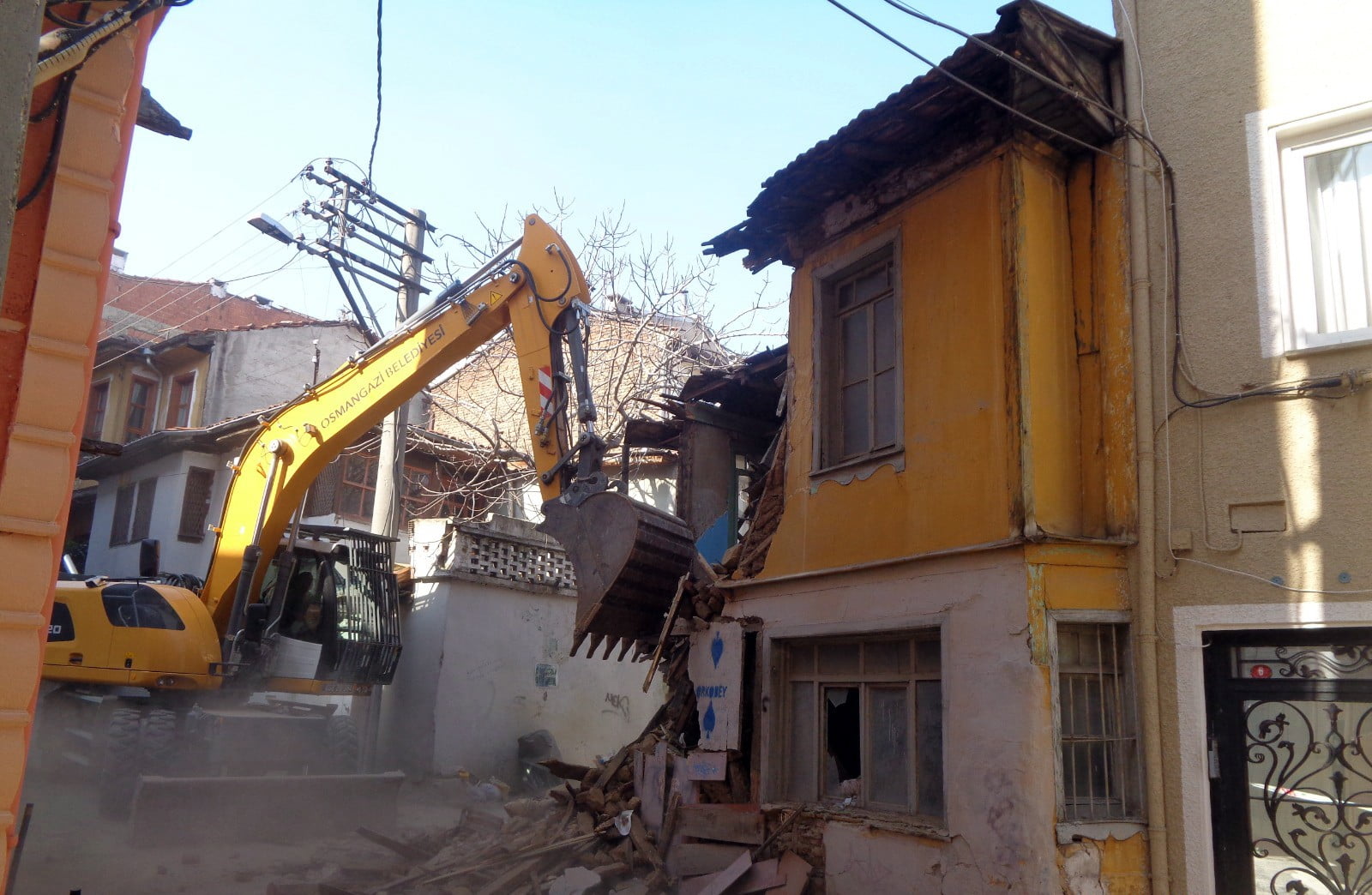 Osmangazi’de metruk binalara karşı mücadele