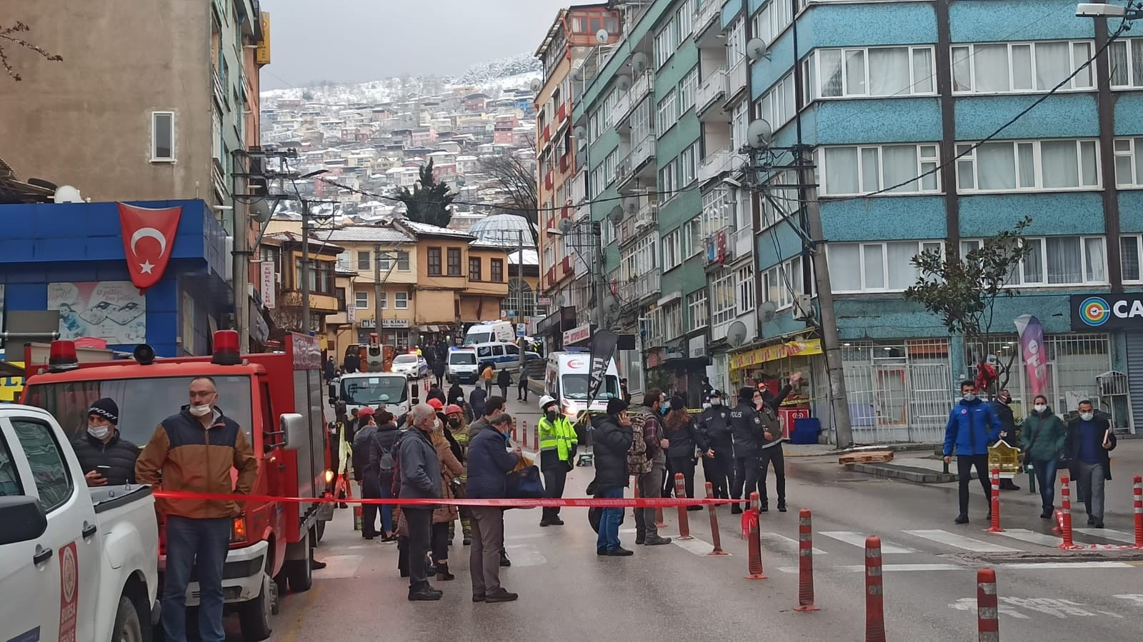 Bursa’da toprak kayması! 60 daire boşaltıldı
