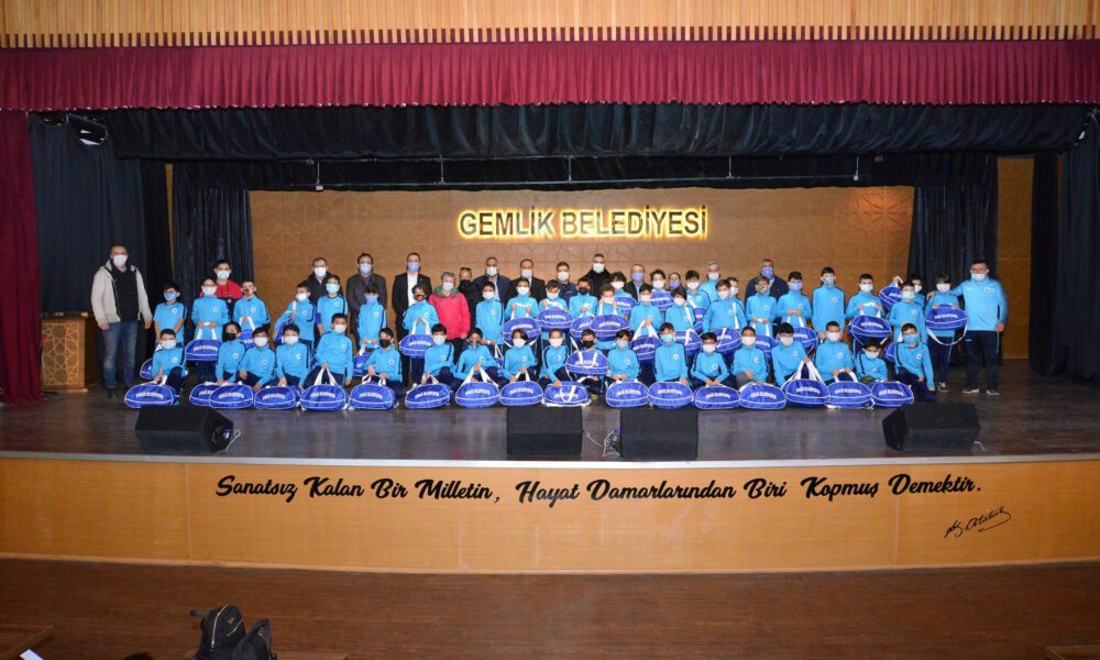 Gemlik Belediyesporlu oyuncular malzemelerine kavuştu