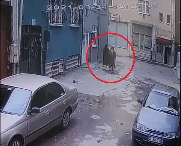 Bursa’da kredi kartıyla girdikleri evden servet götürdüler