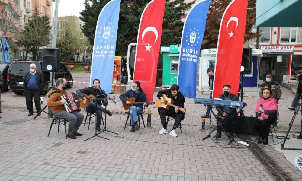 Bursa’nın sokakları notalarla renkleniyor