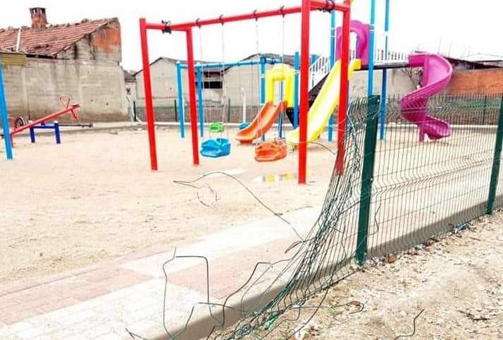 Bursa’da çocuk parkını bu hale getirdiler