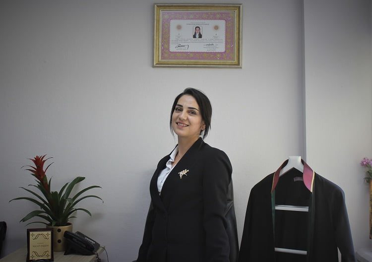Hemşire olarak çalıştığı hastanenin avukatı oldu