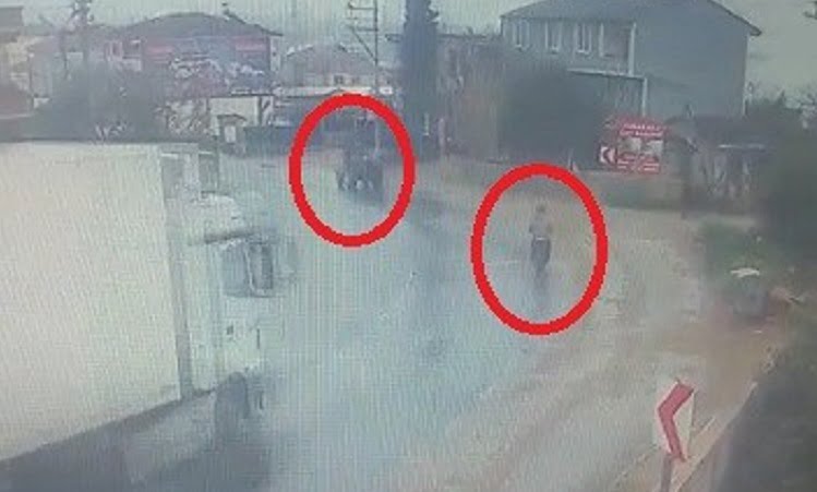Bursa’da TIR kontrolden çıktı! Kaza anı kamerada