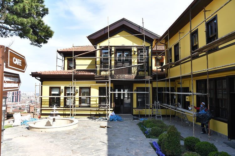Sümbüllü Bahçe Konağı yenileniyor