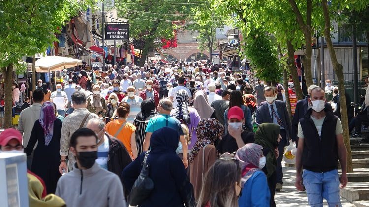 Tam kapanma sonrası Bursalılar kendini dışarı attı