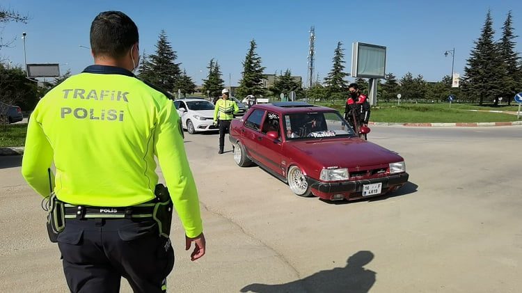 90 bin liraya modifiye ettiği araca 2’nci kez ceza yedi