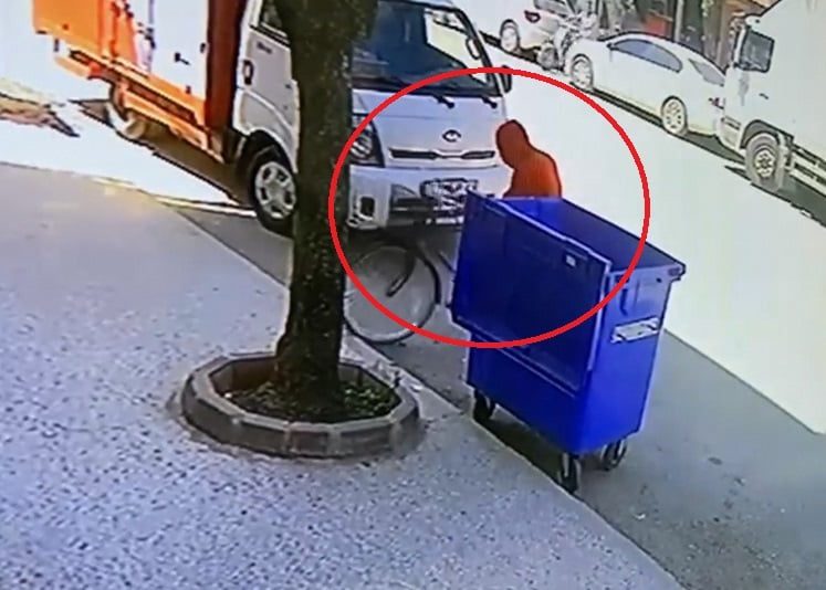 Alışveriş için markete girdi, çıkınca yerinde bulamadı
