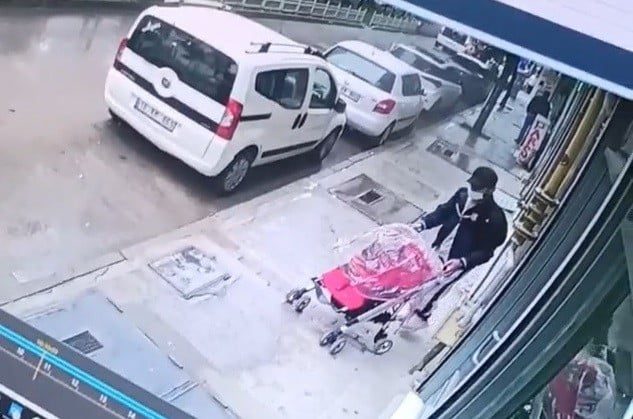 Bursa’da bebek arabasını saniyeler içinde böyle çaldı